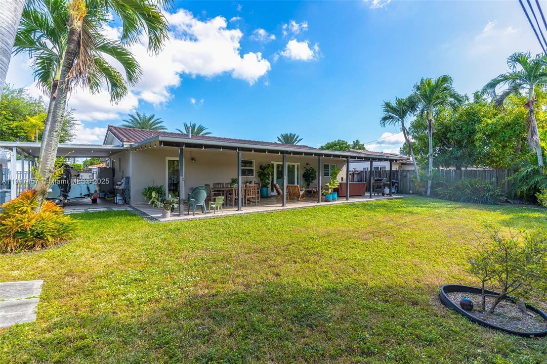 На продажу: $739,000 (3 спален, 2 ванн, 1360 Квадратных фут)