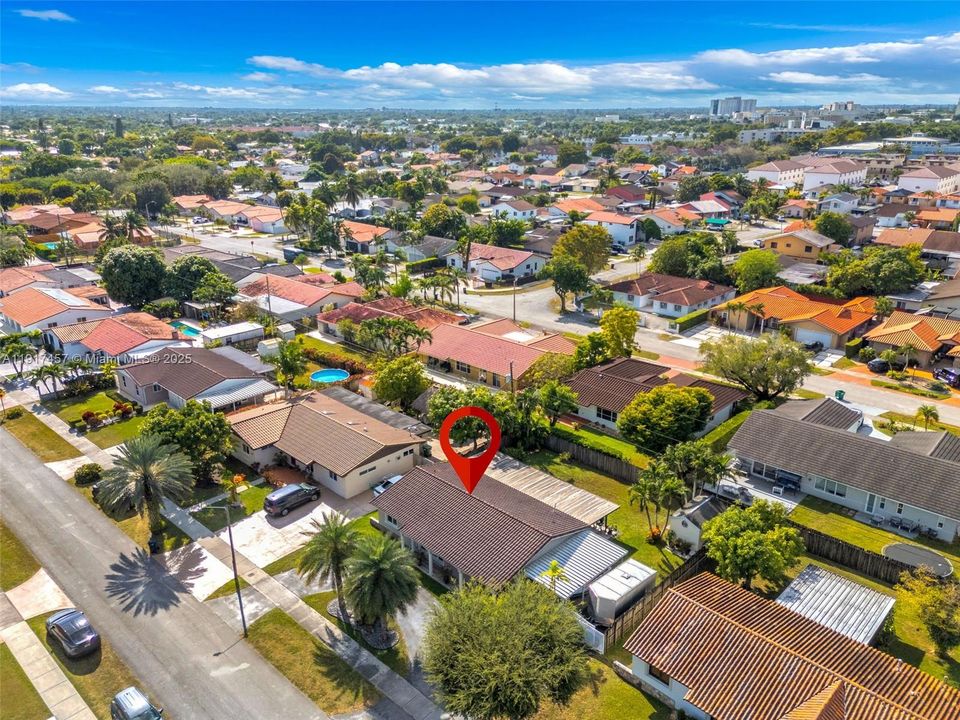 На продажу: $739,000 (3 спален, 2 ванн, 1360 Квадратных фут)