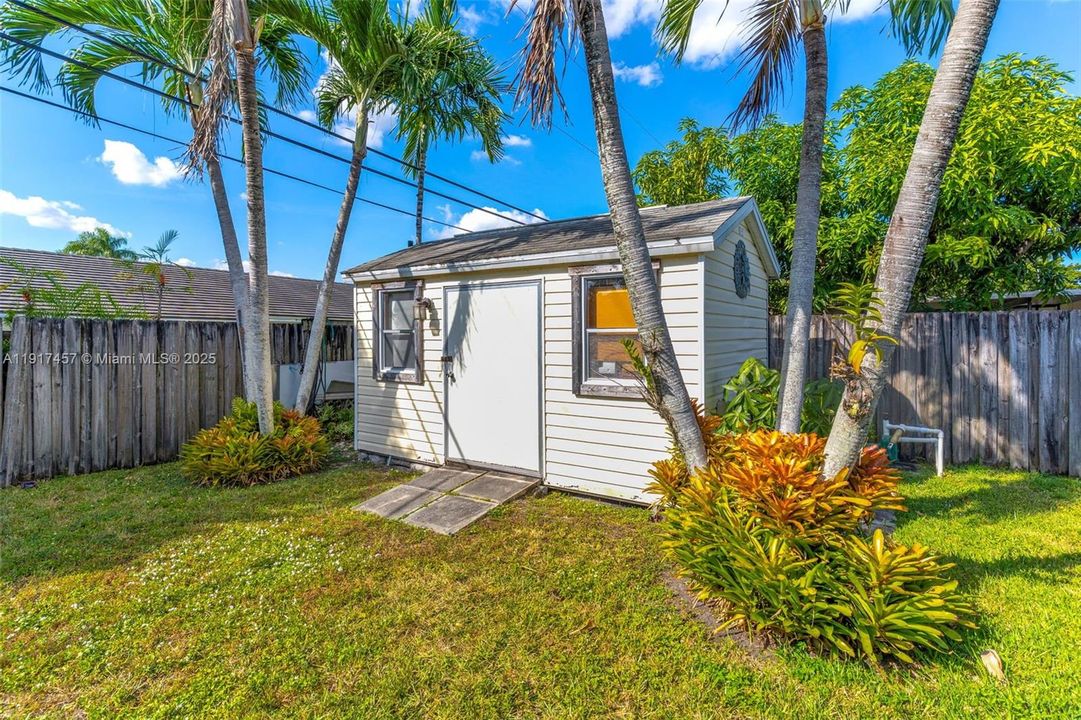 На продажу: $739,000 (3 спален, 2 ванн, 1360 Квадратных фут)