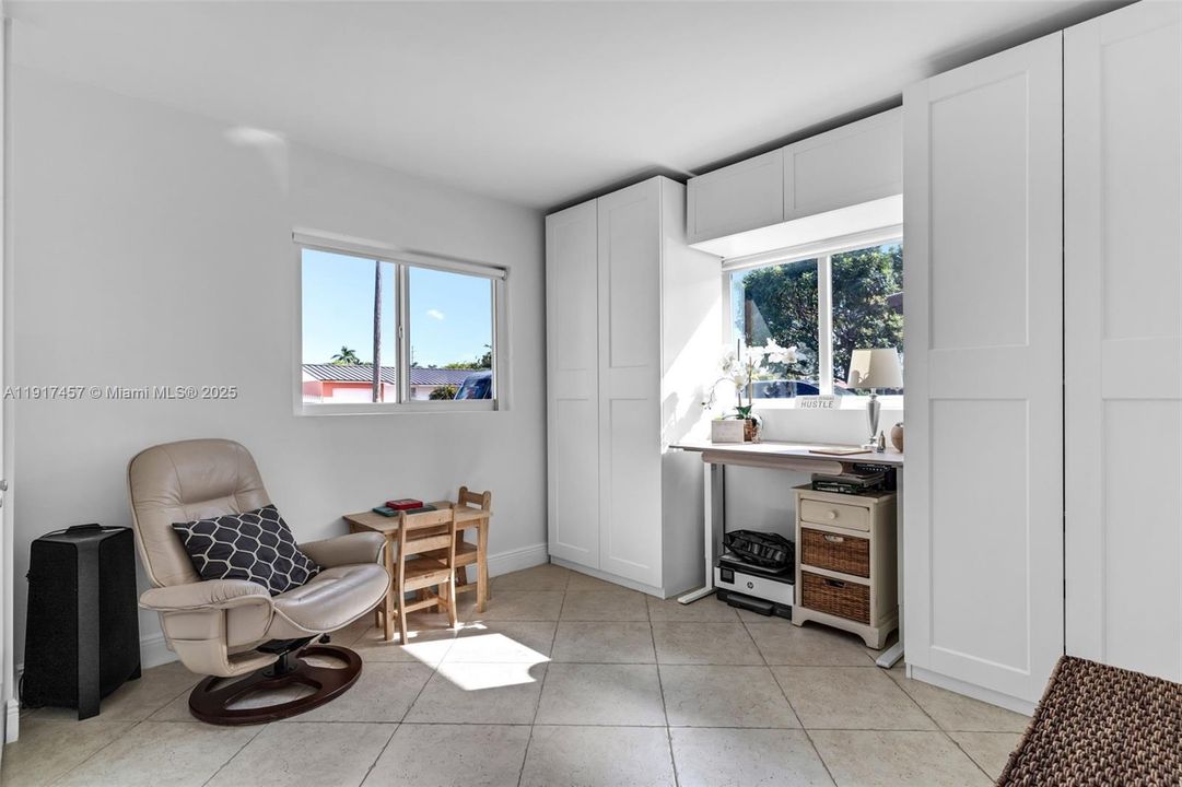 На продажу: $739,000 (3 спален, 2 ванн, 1360 Квадратных фут)