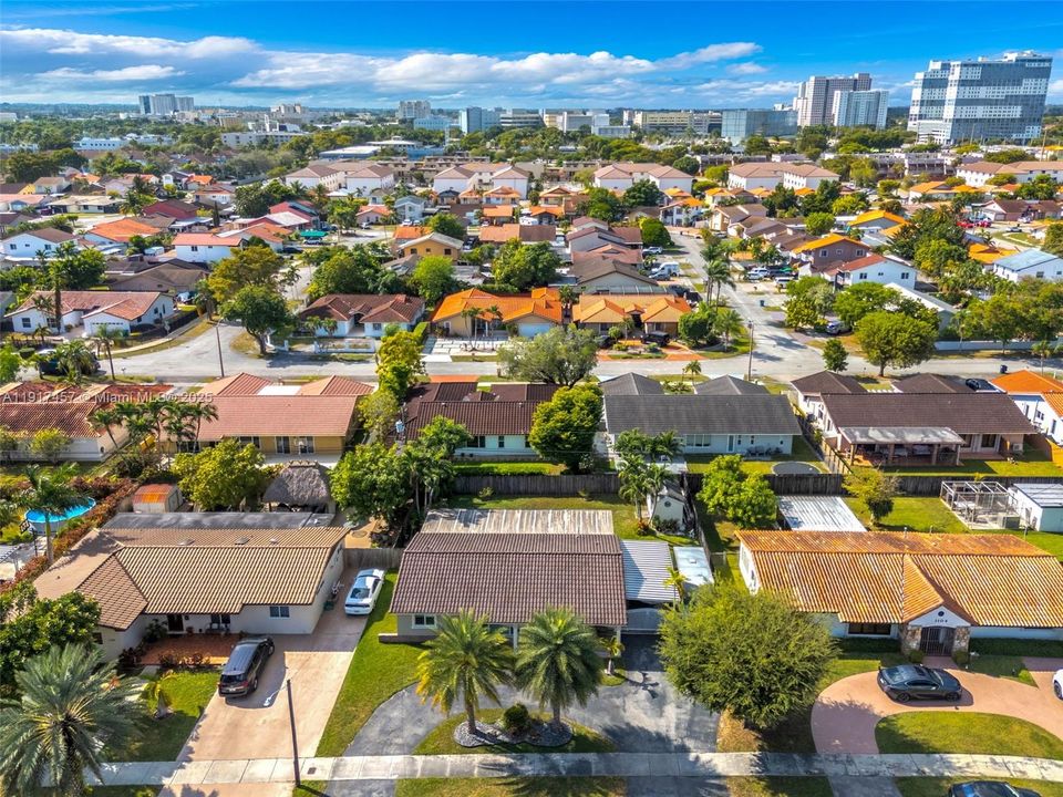 На продажу: $739,000 (3 спален, 2 ванн, 1360 Квадратных фут)