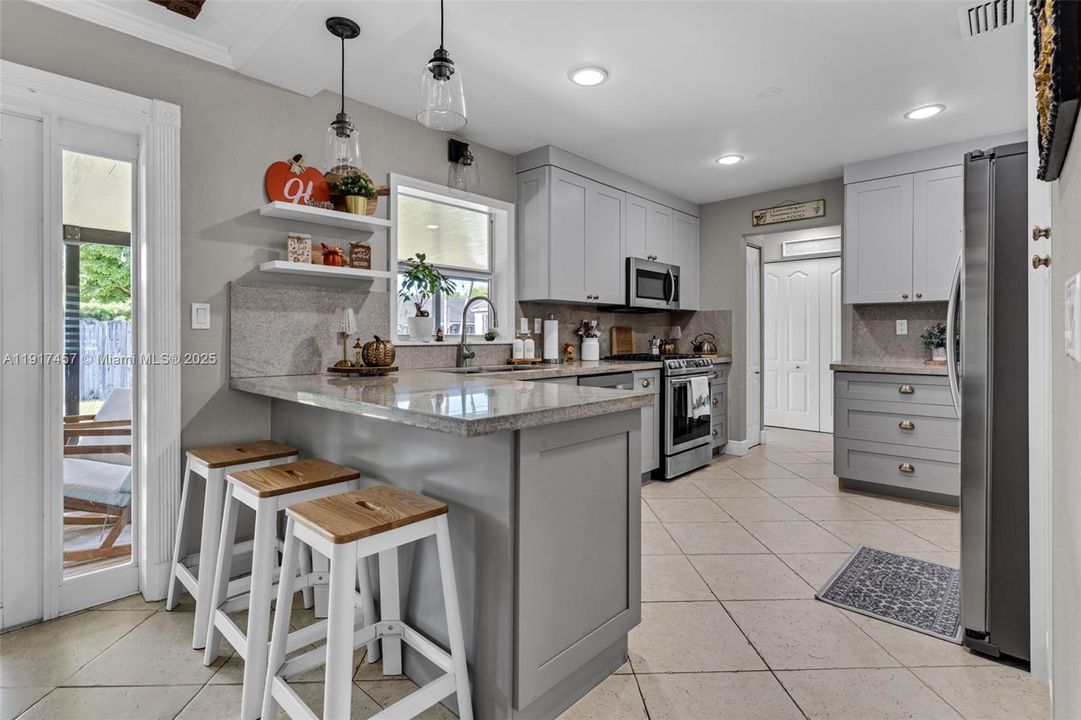 На продажу: $739,000 (3 спален, 2 ванн, 1360 Квадратных фут)