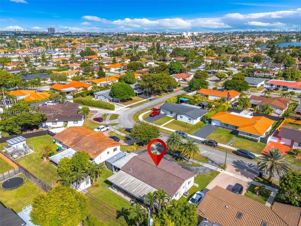 На продажу: $739,000 (3 спален, 2 ванн, 1360 Квадратных фут)