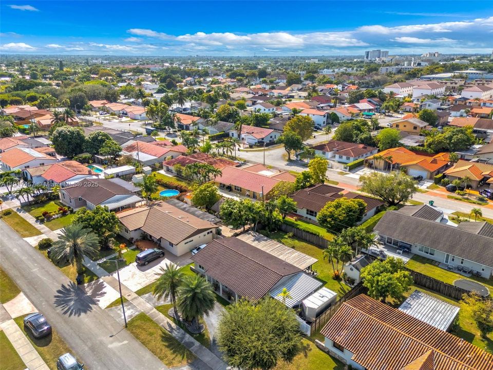 На продажу: $739,000 (3 спален, 2 ванн, 1360 Квадратных фут)