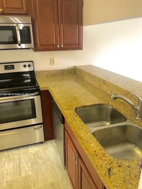 На продажу: $185,000 (1 спален, 1 ванн, 850 Квадратных фут)