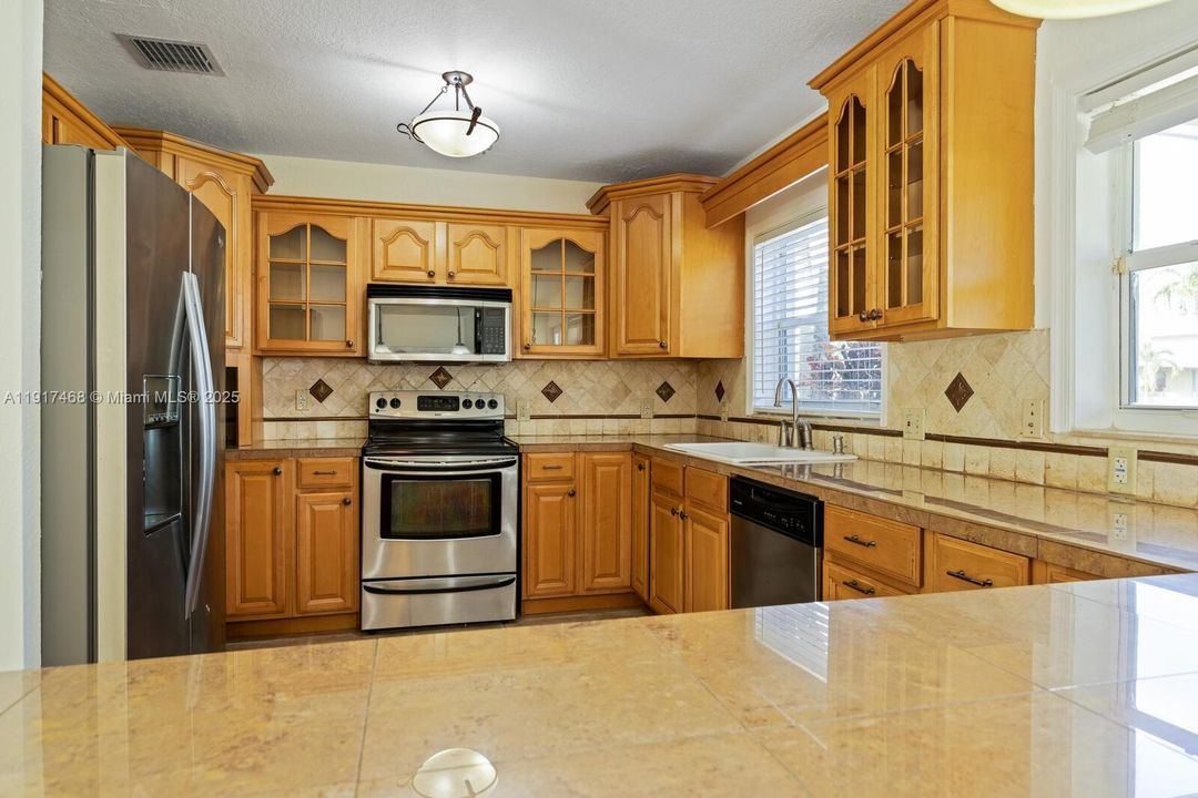 待售: $569,900 (4 贝兹, 3 浴室, 1820 平方英尺)