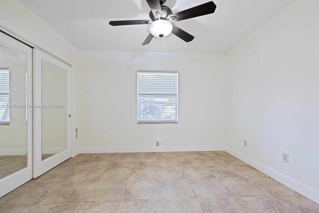 待售: $569,900 (4 贝兹, 3 浴室, 1820 平方英尺)