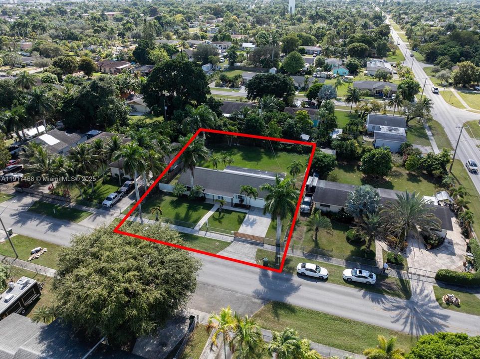 待售: $569,900 (4 贝兹, 3 浴室, 1820 平方英尺)