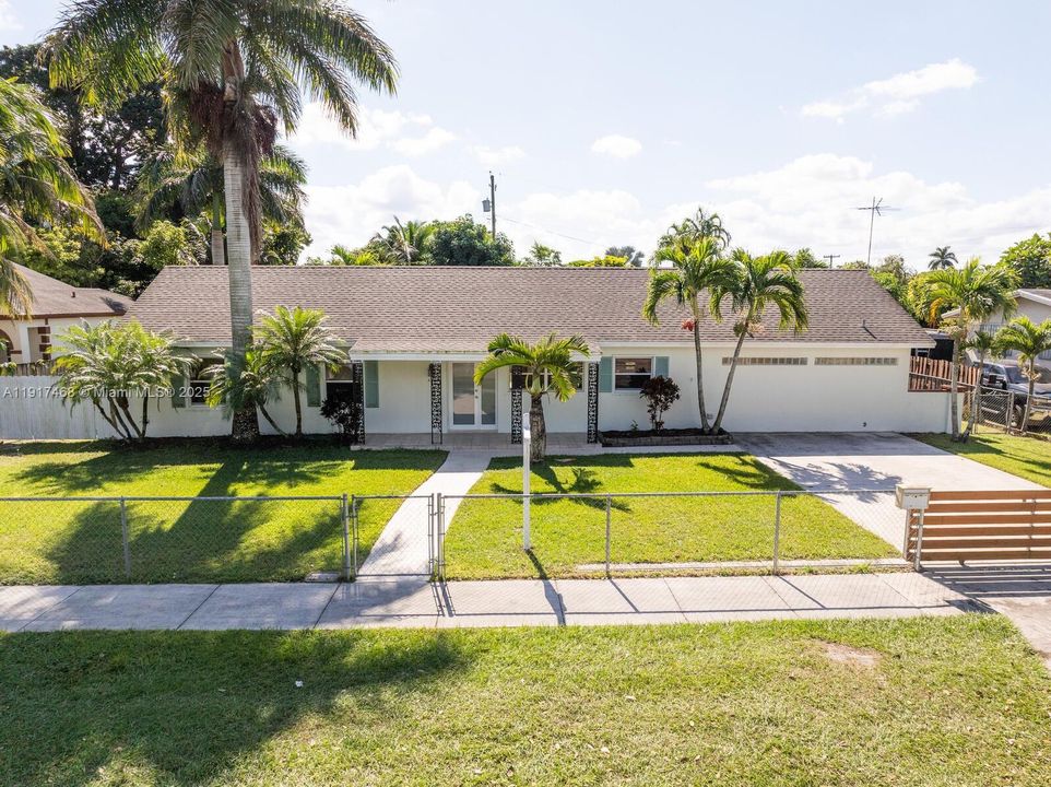 待售: $569,900 (4 贝兹, 3 浴室, 1820 平方英尺)