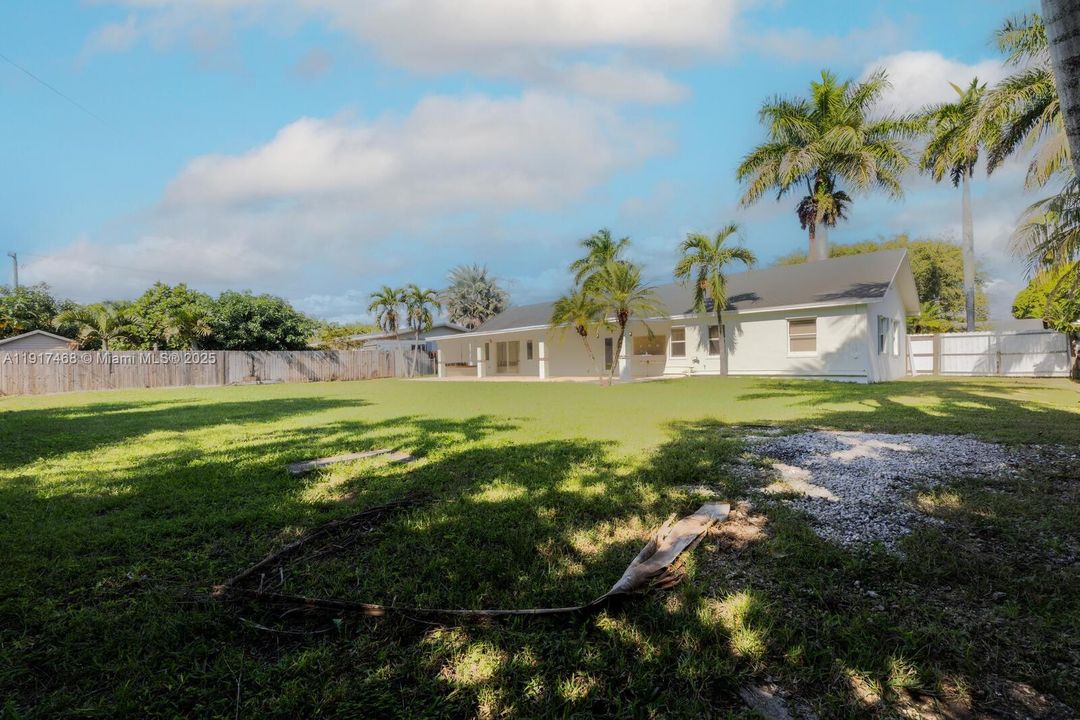 待售: $569,900 (4 贝兹, 3 浴室, 1820 平方英尺)