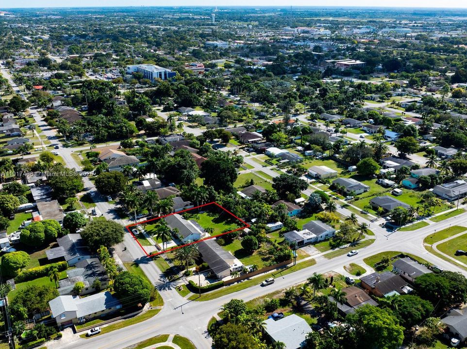 待售: $569,900 (4 贝兹, 3 浴室, 1820 平方英尺)