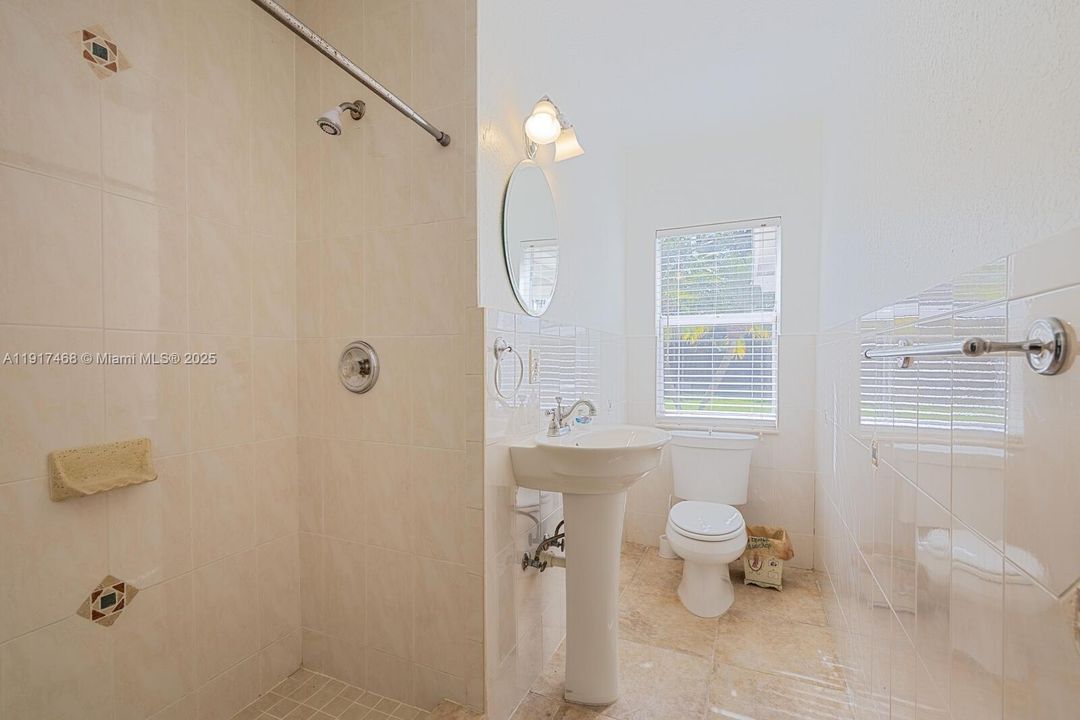 待售: $569,900 (4 贝兹, 3 浴室, 1820 平方英尺)