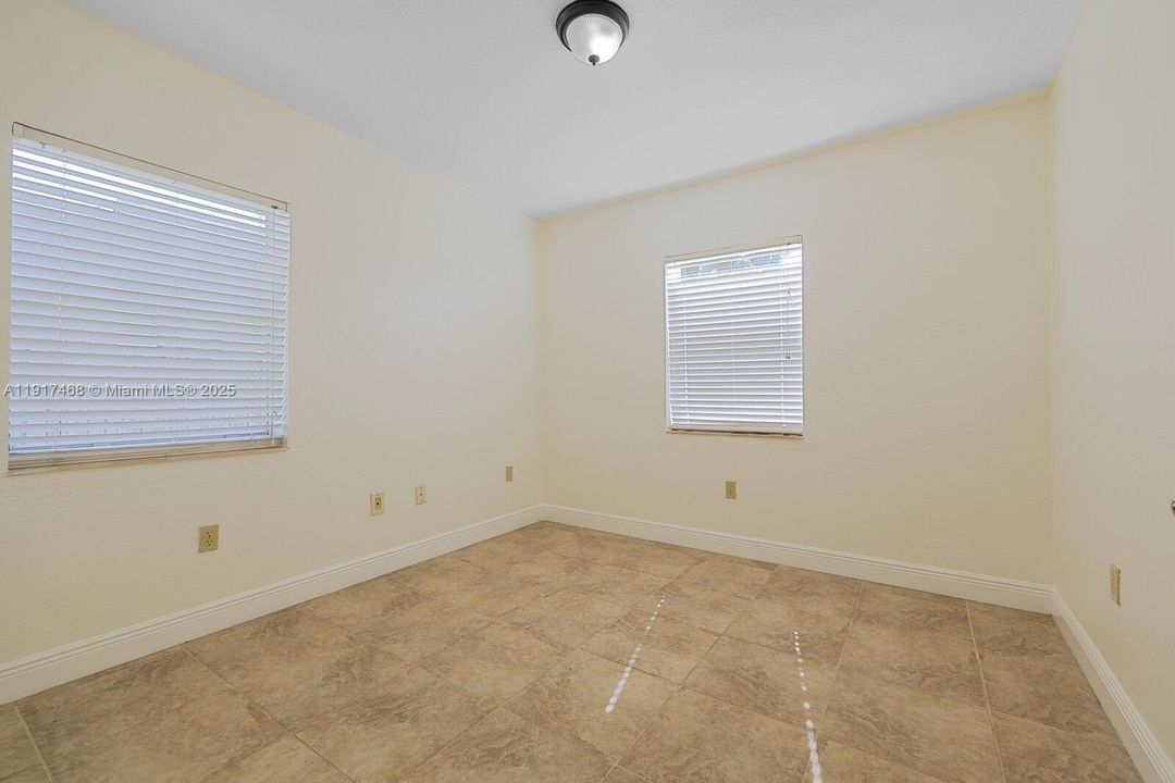 待售: $569,900 (4 贝兹, 3 浴室, 1820 平方英尺)