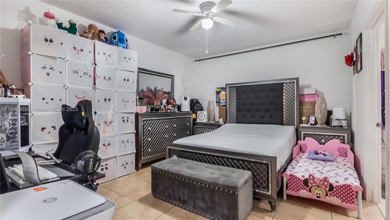 出租: $2,600 (3 贝兹, 2 浴室, 1150 平方英尺)