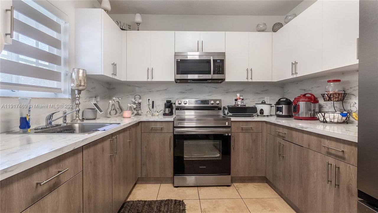 出租: $2,600 (3 贝兹, 2 浴室, 1150 平方英尺)