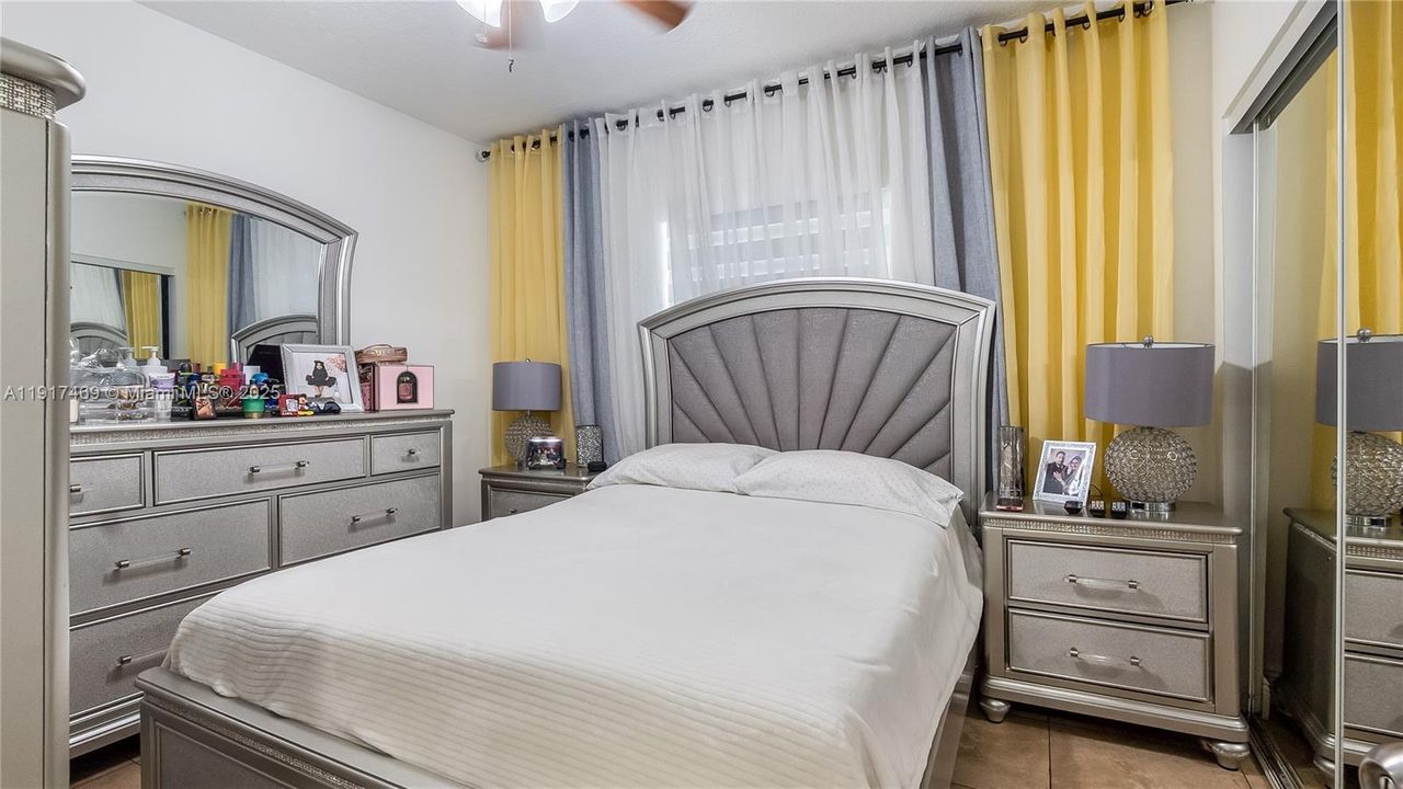 出租: $2,600 (3 贝兹, 2 浴室, 1150 平方英尺)