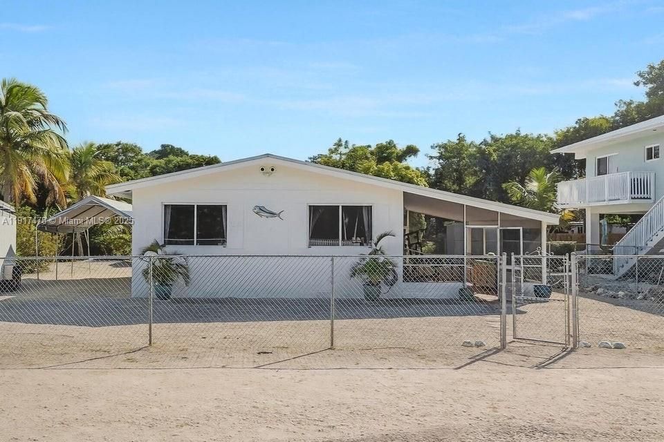 Недавно продано: $598,000 (3 спален, 2 ванн, 1136 Квадратных фут)