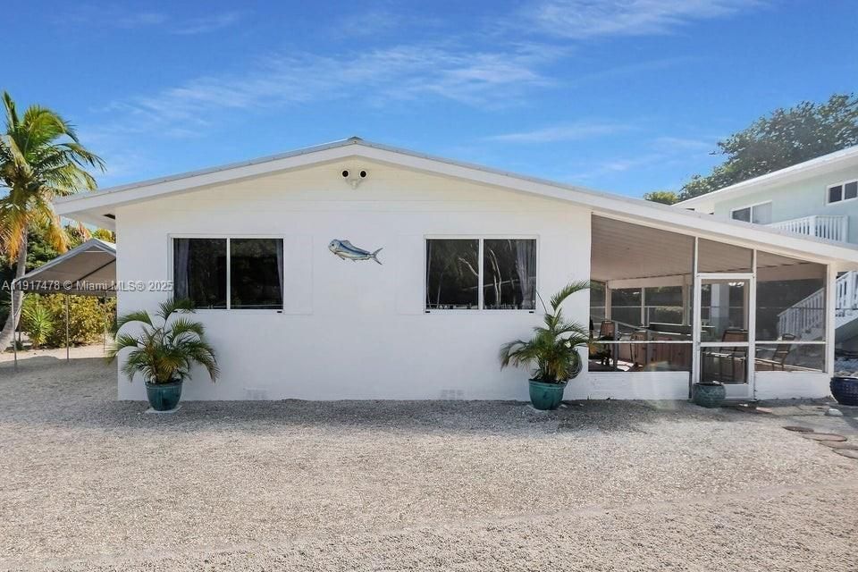 Недавно продано: $598,000 (3 спален, 2 ванн, 1136 Квадратных фут)