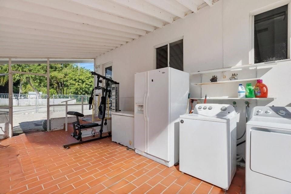 Недавно продано: $598,000 (3 спален, 2 ванн, 1136 Квадратных фут)