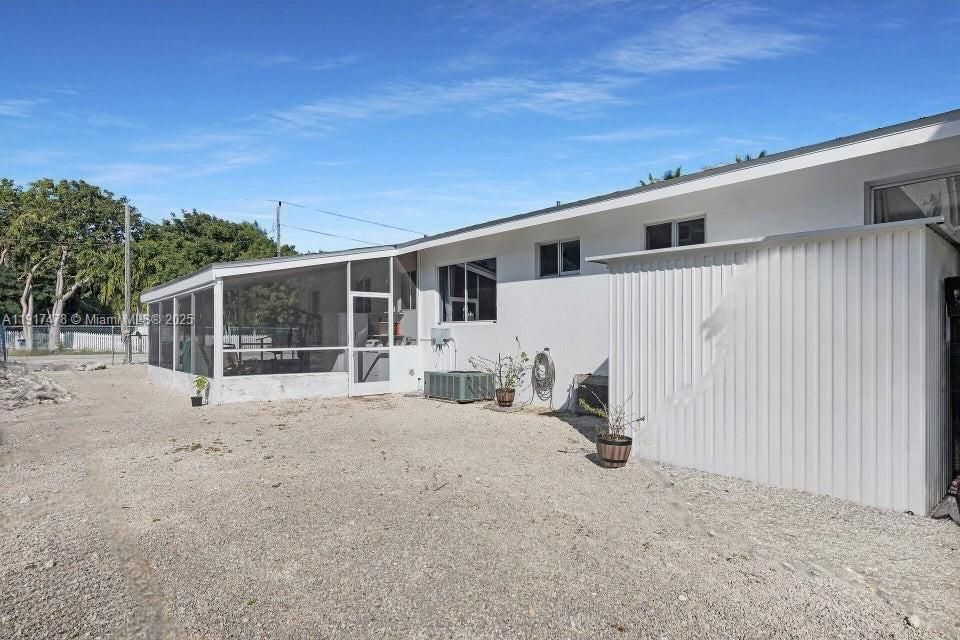 Недавно продано: $598,000 (3 спален, 2 ванн, 1136 Квадратных фут)