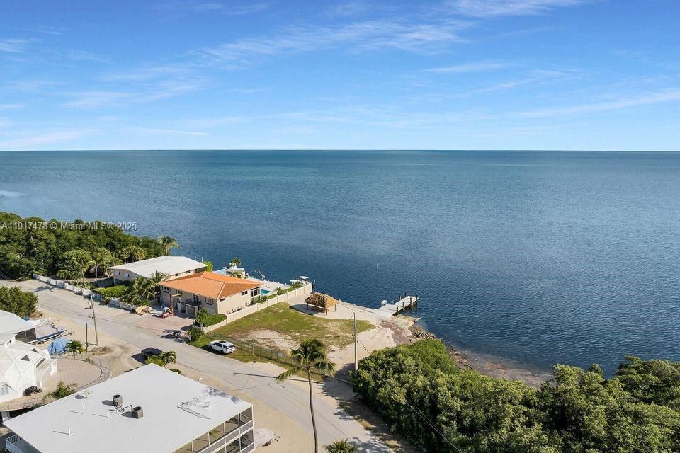 Недавно продано: $598,000 (3 спален, 2 ванн, 1136 Квадратных фут)