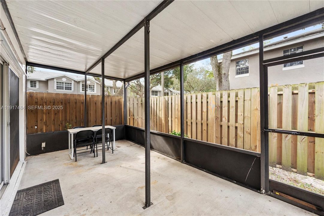 For Rent: $3,200 (3 beds, 2 baths, 1488 Square Feet)