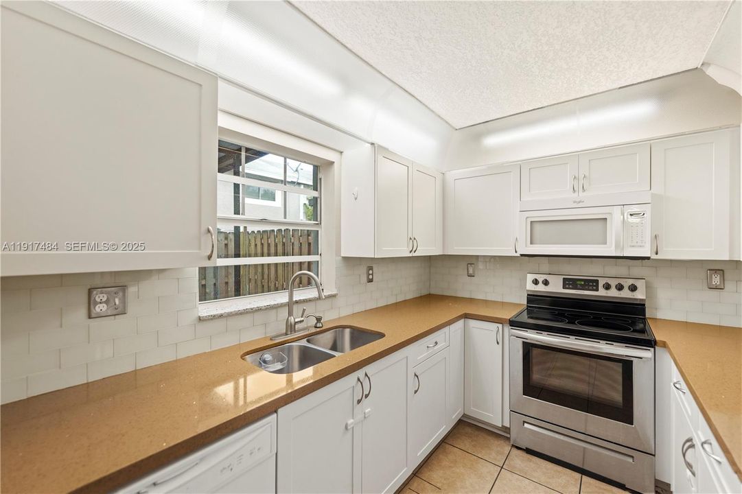 For Rent: $3,200 (3 beds, 2 baths, 1488 Square Feet)