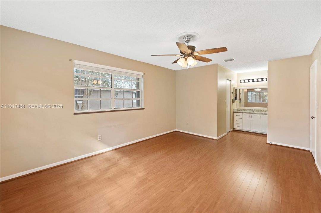 For Rent: $3,200 (3 beds, 2 baths, 1488 Square Feet)