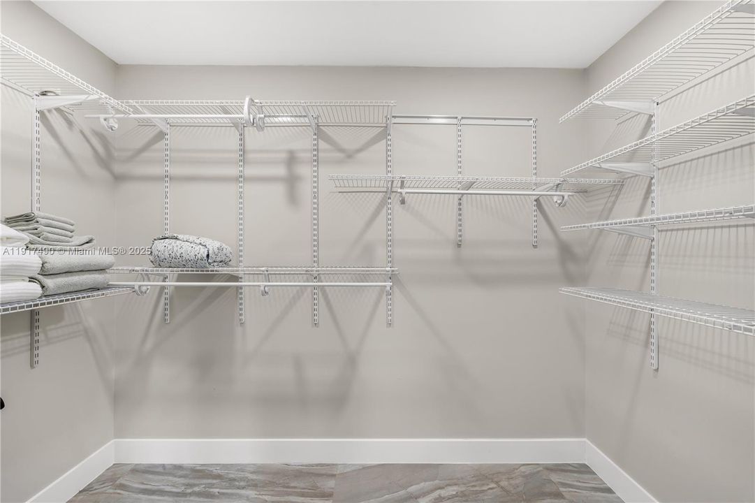 出租: $3,200 (3 贝兹, 2 浴室, 1627 平方英尺)