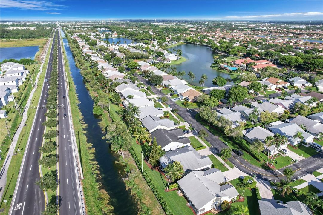 出租: $3,200 (3 贝兹, 2 浴室, 1627 平方英尺)