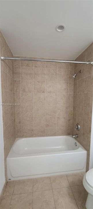 出租: $2,950 (2 贝兹, 2 浴室, 1112 平方英尺)