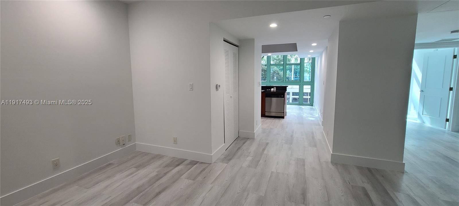 出租: $2,950 (2 贝兹, 2 浴室, 1112 平方英尺)