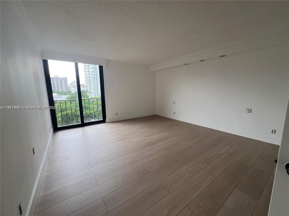 For Sale: $596,000 (2 beds, 2 baths, 1825 Square Feet)