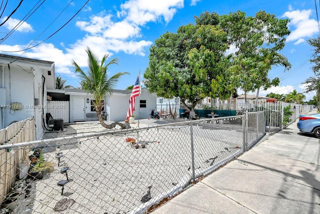 В аренду: $2,600 (3 спален, 1 ванн, 1100 Квадратных фут)