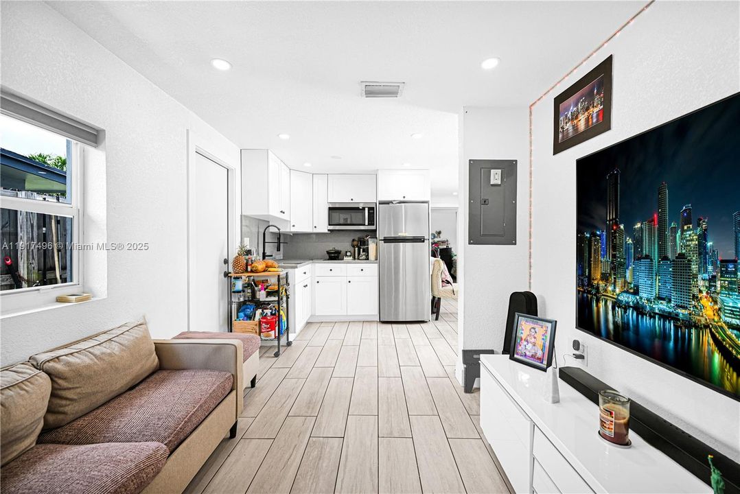 В аренду: $2,600 (3 спален, 1 ванн, 1100 Квадратных фут)