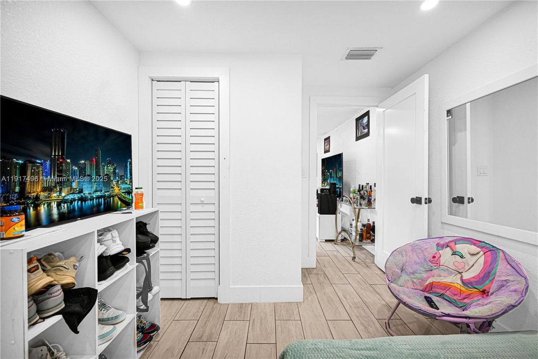 В аренду: $2,600 (3 спален, 1 ванн, 1100 Квадратных фут)