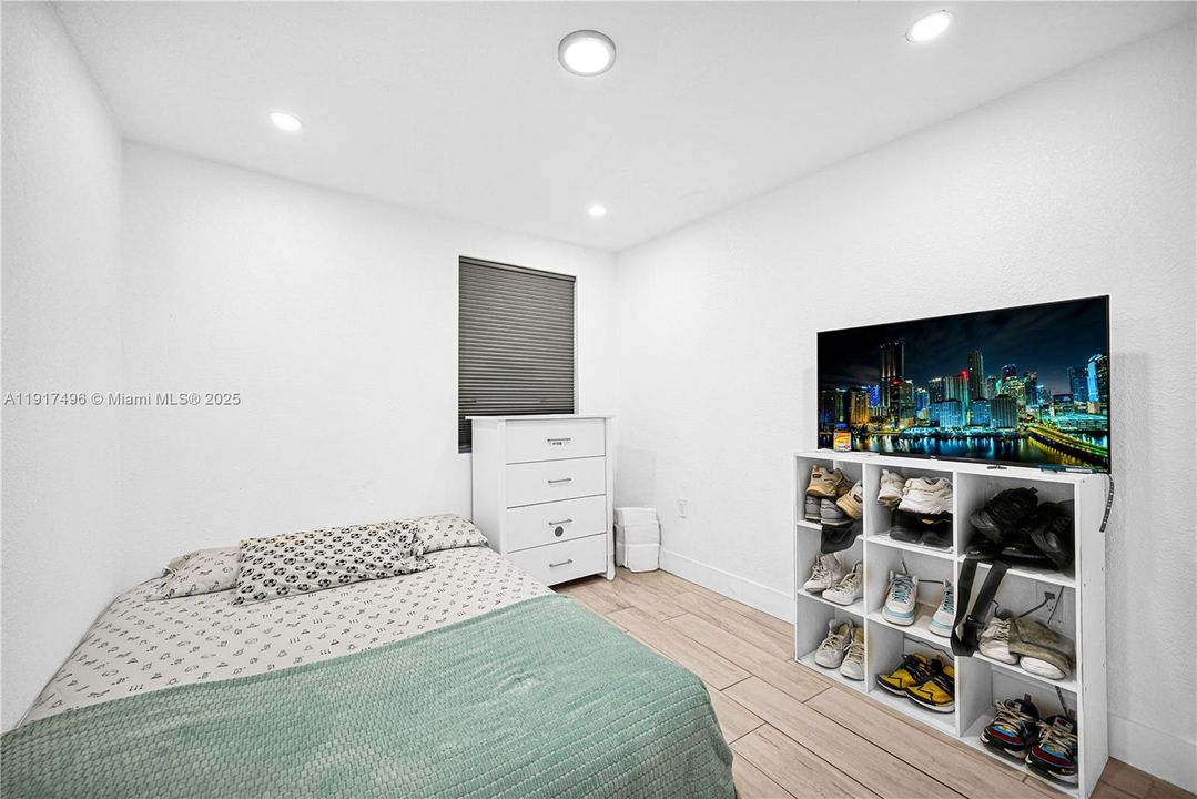 В аренду: $2,600 (3 спален, 1 ванн, 1100 Квадратных фут)