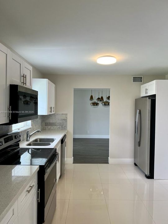 For Rent: $3,700 (2 beds, 2 baths, 1586 Square Feet)