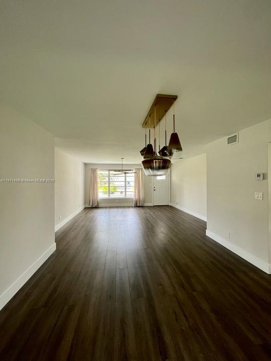 For Rent: $3,700 (2 beds, 2 baths, 1586 Square Feet)