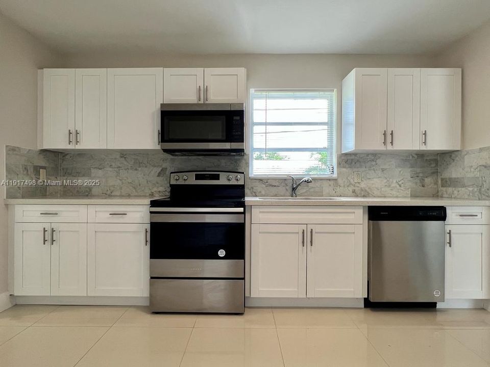 For Rent: $3,700 (2 beds, 2 baths, 1586 Square Feet)