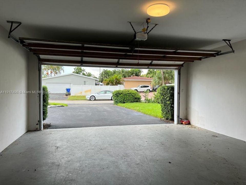 For Rent: $3,700 (2 beds, 2 baths, 1586 Square Feet)