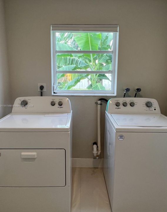 For Rent: $3,700 (2 beds, 2 baths, 1586 Square Feet)