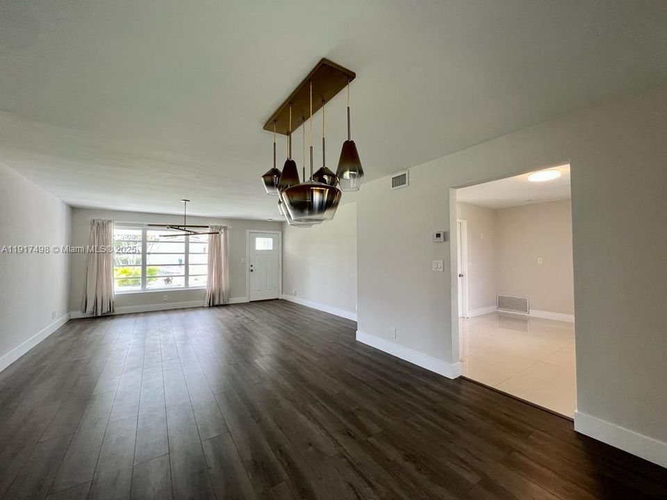 For Rent: $3,700 (2 beds, 2 baths, 1586 Square Feet)