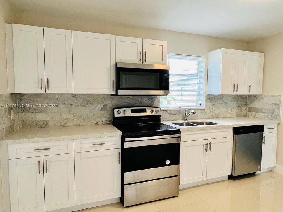 For Rent: $3,700 (2 beds, 2 baths, 1586 Square Feet)