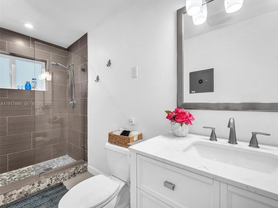 待售: $970,000 (3 贝兹, 2 浴室, 1457 平方英尺)