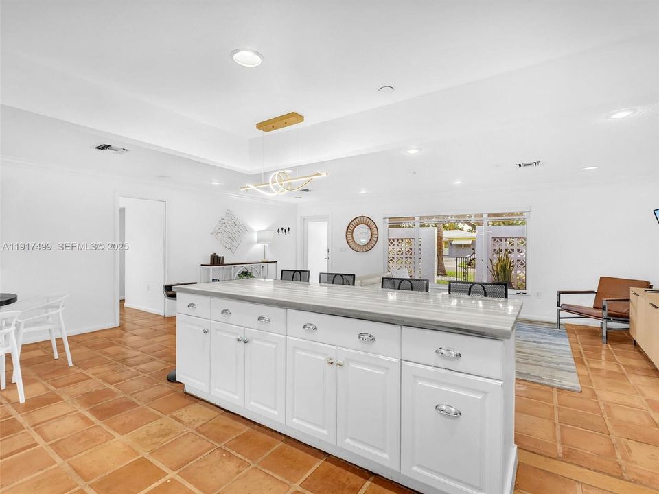 待售: $970,000 (3 贝兹, 2 浴室, 1457 平方英尺)