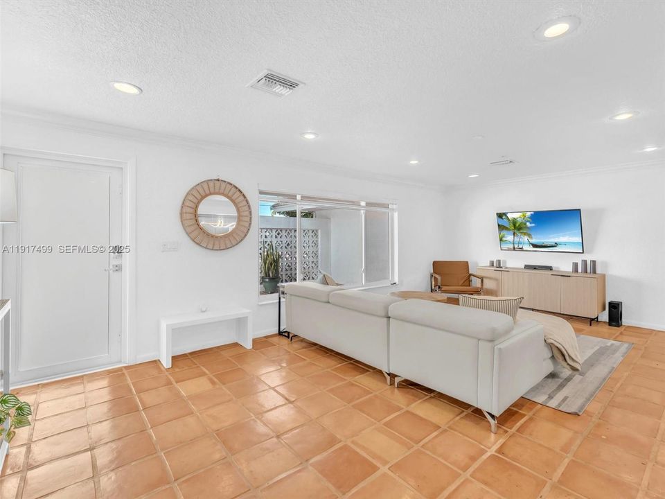 待售: $970,000 (3 贝兹, 2 浴室, 1457 平方英尺)