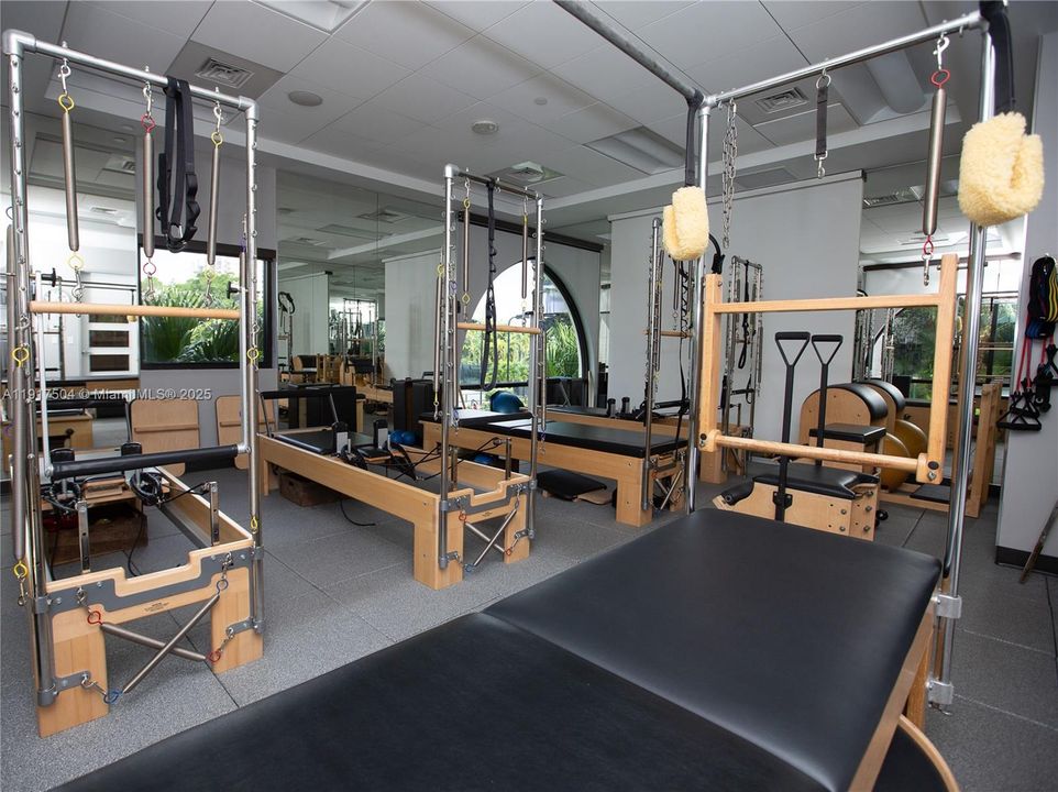 For Sale: $599,000 (3 beds, 2 baths, 1900 Square Feet)