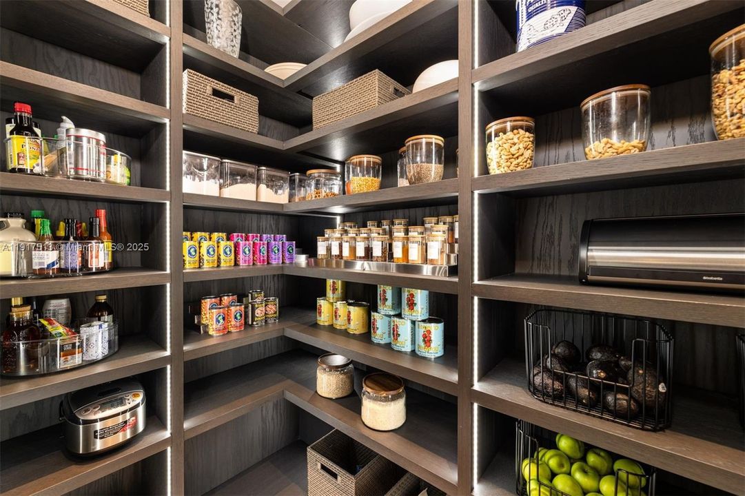 待售: $16,495,000 (6 贝兹, 6 浴室, 6978 平方英尺)