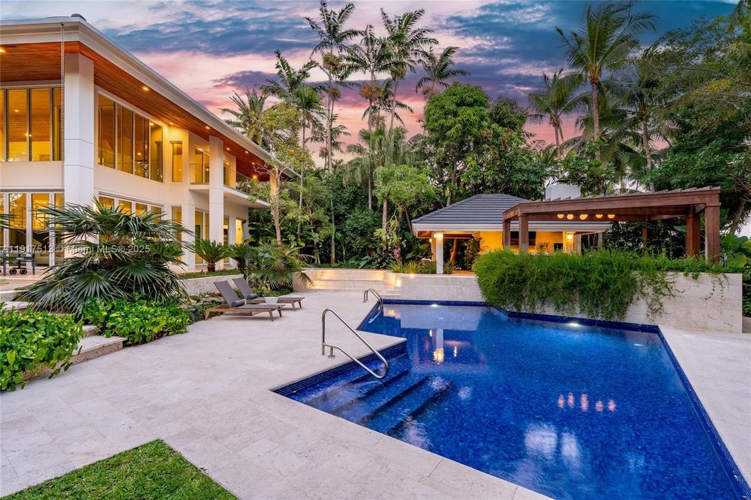 待售: $16,495,000 (6 贝兹, 6 浴室, 6978 平方英尺)